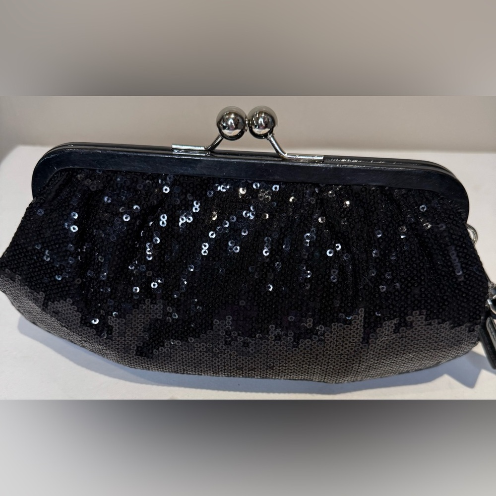 Coach Julia Limited Edition Black Sequin Kiss Lock Clutch 2011 44475 EUC - Picture 2 of 10